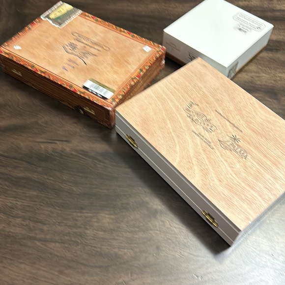 (3) Cigar Boxes - Picture 3 of 8
